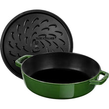 Učitajte sliku u preglednik galerije, Šerpa od lijevanog željeza Staub Chistera 28 cm zelena
