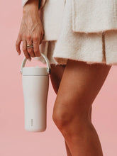 Učitajte sliku u preglednik galerije, Equa termo šolja Carry boja pijeska 600 ml