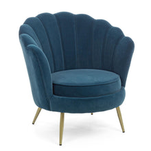 Učitajte sliku u preglednik galerije, Fotelje iz kolekcije Giliola su modernog izgleda u plišu. Struktura im je od drveta bora, nogice od čelika sa epoksidnim premazom. Punjenje poliuretanska pjena gustine 18kg/m3 na naslonu i 25kg/m3 na dijelu za sjedenje. Ukupna širina 80 cm, ukupna dubina 76 cm, ukupna visina 84 cm, visina dijela za sjedenje 45 cm.
Dimenzija: 80x76x84 cm
Materijal: pliš, metal, drvo
Boja: plava