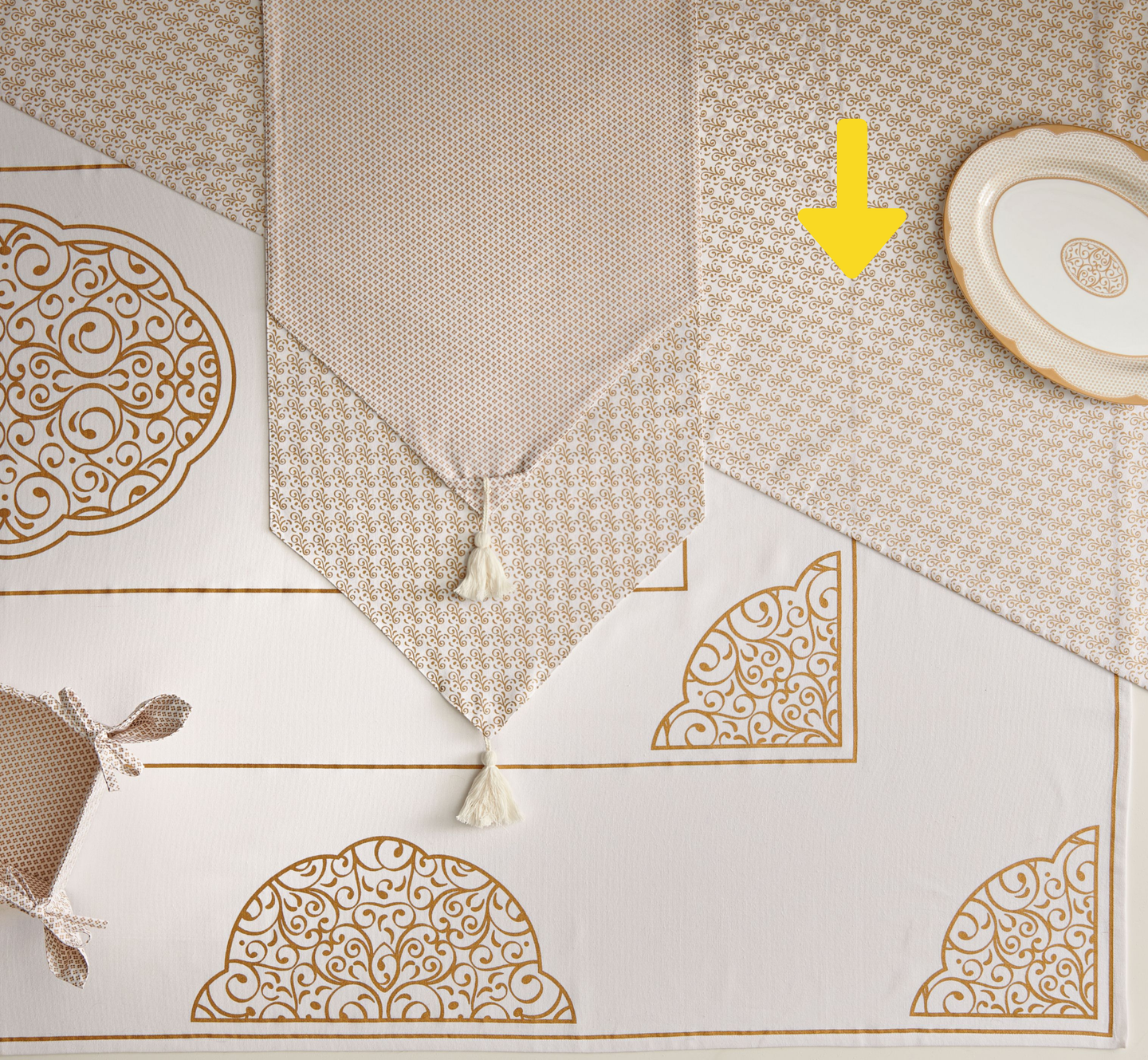 Stolnjak Gold Curle 140x240 cm