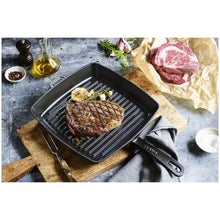 Učitajte sliku u preglednik galerije, Staub American grill tava  26 cm
