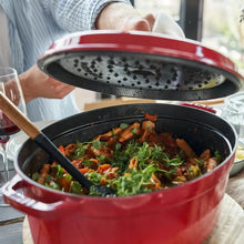 Učitajte sliku u preglednik galerije, Cocotte lonac od lijevanog željeza Staub 29 cm ovalni sivi
