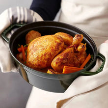 Učitajte sliku u preglednik galerije, Cocotte lonac od lijevanog željeza Staub 29 cm ovalni sivi
