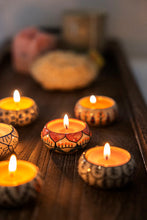 Učitajte sliku u preglednik galerije, Svijećnjak Tala Glow višebojni 5,5x2,5 cm
