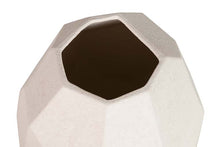 Učitajte sliku u preglednik galerije, Vaza Ceramic bež 27x27x48 cm
