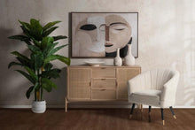 Učitajte sliku u preglednik galerije, Vaza Elegant 15x15x32 cm bež
