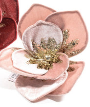 Učitajte sliku u preglednik galerije, Novogodišnji cvijet Stoffa sa štipaljkom 20 cm sa štipaljkom
