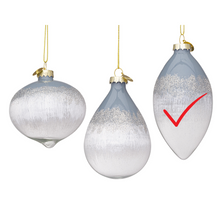Učitajte sliku u preglednik galerije, Novogodišnja kugla Elegance sivo bijela  ass3
