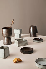 Učitajte sliku u preglednik galerije, Vaza Pavlos Marrone 37h cm
