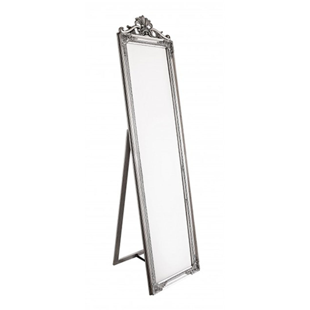 Ogledalo Miro Silver je samostojeće i na vrhu ima rad koji doprinosi njegovom elegantnom izgledu.