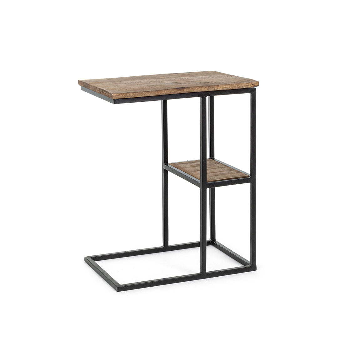 Konstrukcija stola izrađena je od čelika sa premazom od epoksidnog praha. Ploča stola je urađena od drveta manga sa završnom obradom vodenim bojama. Dominira tipičano alpski stil izrade, kao i malo smireniji tonovi, utišani prirodnim materijalima, crnom bojom te smirenijim, apstraktnijim i decentnijim uzorkom čelika preuzetim iz nordijskog stila uređenja.  
Dimenzija: 46x31x58 cm 
Materija:čelik, drvo manga 
Boja:braon, crna